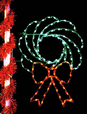 ILLUMINATED WREATH  3 1/2' x 5'