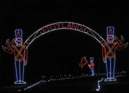 TOYLAND ARCHWAY 45' X 22'